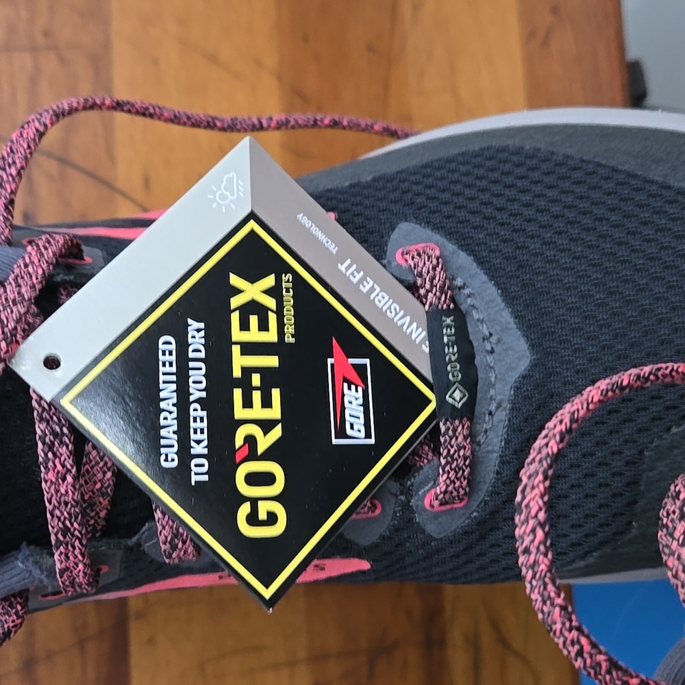 BROOKS WOMEN'S CASCADIA 16 GTX TRAIL RUNNING WATERPROOF HIKING SHOE W BOX 7 M - Picture 16 of 16